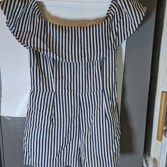 AQUA Bloomingdale's  romper striped off - Picture 6 of 8